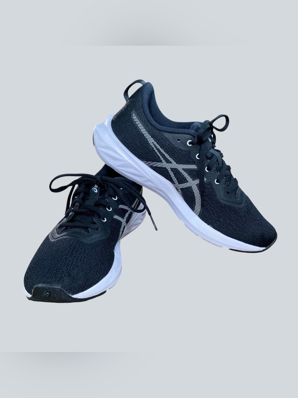 ASICS Women’s Running Shoes Size 8 Black White Athletic Sneakers Lightweight